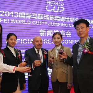 2013年國際馬聯(lián)場地障礙世界杯 五一黃金周揚(yáng)鞭鳥巢體育場 發(fā)布會(huì)現(xiàn)場 ...